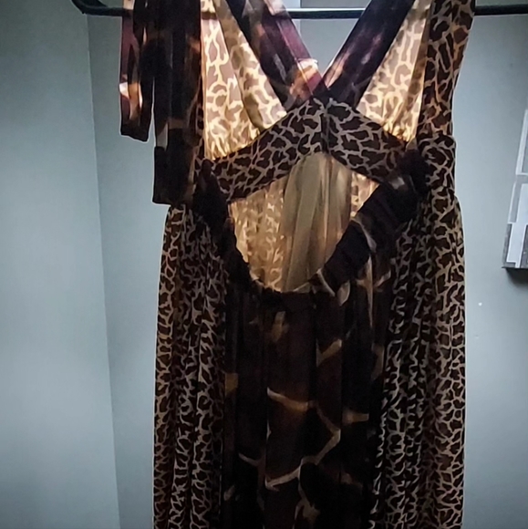 Victoria Secret floor length halter top summer dress- giraffe print - Picture 2 of 3